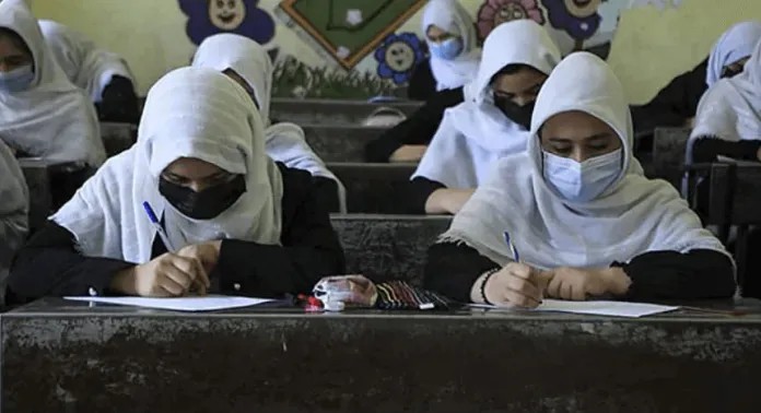আফগানিস্তানে নারীদের স্কুলগুলো খুলে দেওয়ার দাবি